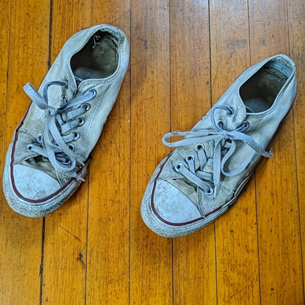 Converse low top us 7 womens